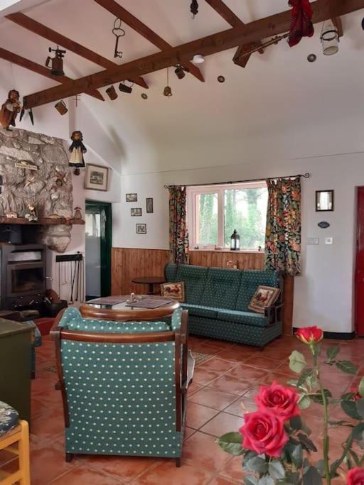 Back2Roots - Beautifully Restored Cottage, Doochary ภายนอก รูปภาพ